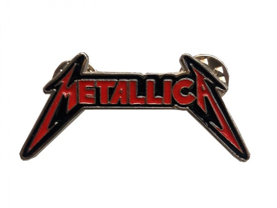 Pin Metallica letras en rojo